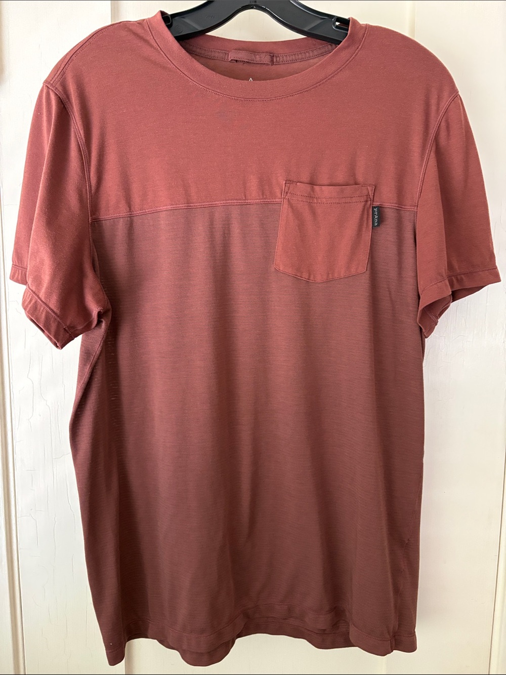 Prana tee, Size Medium